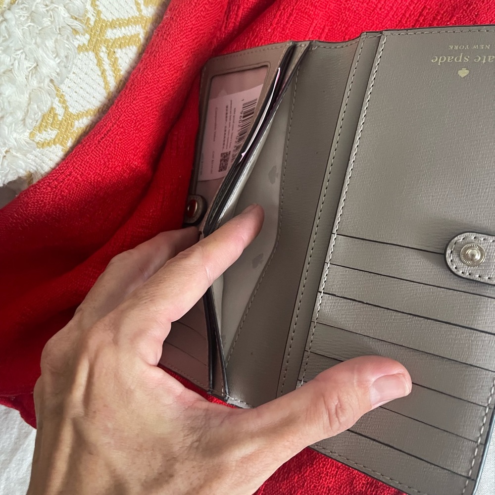 KATE SPADE WALLET🖤 - Picture 6 of 6